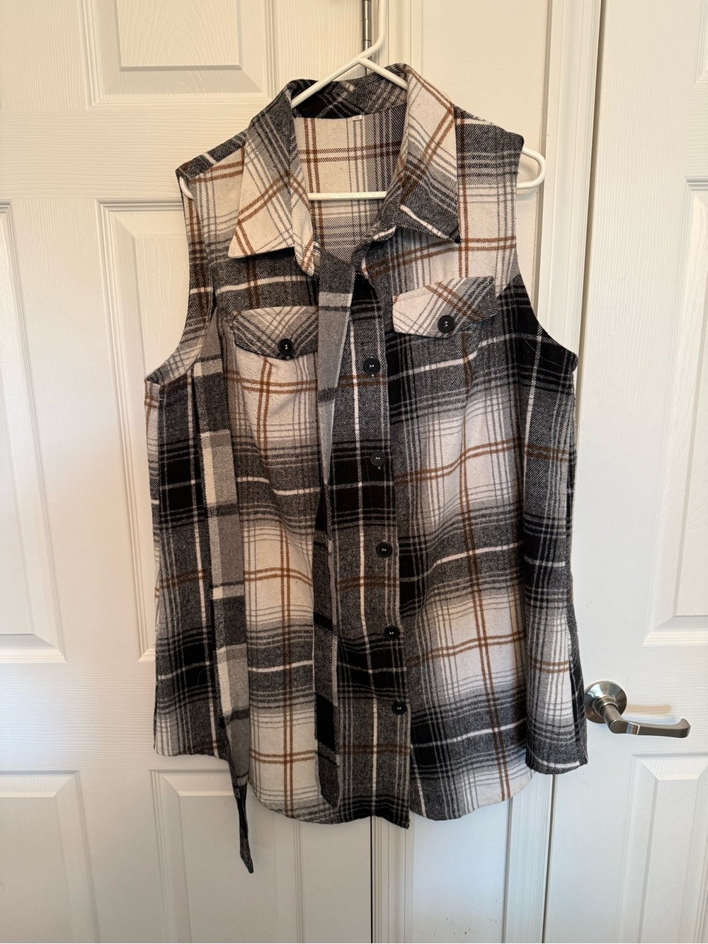 Sleeveless Plaid Button-Front Vest in Black, White & Brown